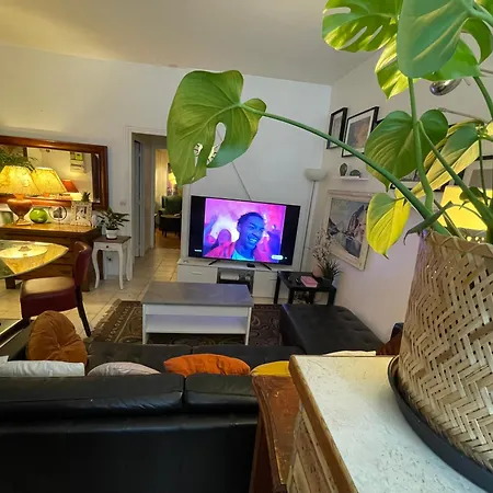 10 Arr Apartment *