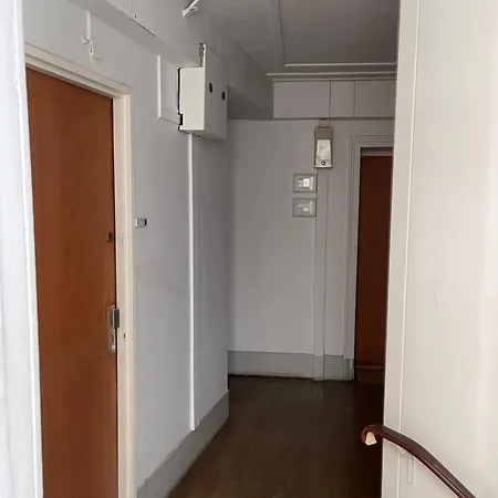 10 Arr Apartment